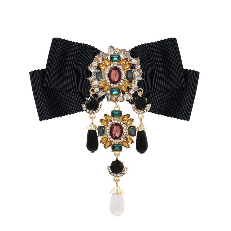 Europietiškos ir amerikietiškos retro vintažinės lydinio sagės, vyresnio amžiaus žmonių nišinių teismo papuošalų, peteliškės dekoracijos, didmeninė prekyba