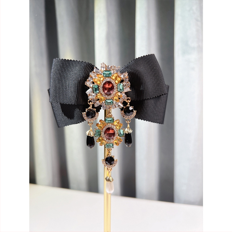 Europietiškos ir amerikietiškos retro vintažinės lydinio sagės, vyresnio amžiaus žmonių nišinių teismo papuošalų, peteliškės dekoracijos, didmeninė prekyba