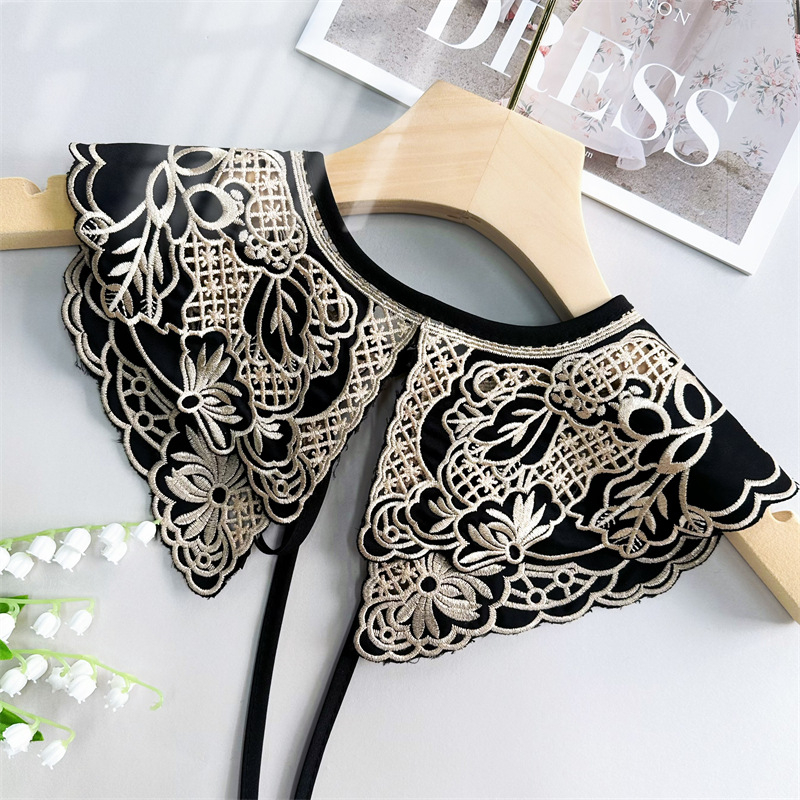 Karštas išpardavimas tarpvalstybiniu būdu parduodamas netikras apykaklės audinys, juodas kontrastingas siuvinėtas tuščiaviduris apykaklės gėlių raišteliais surišamas marškinių apykaklės audinys, universalus plaukų šalikas