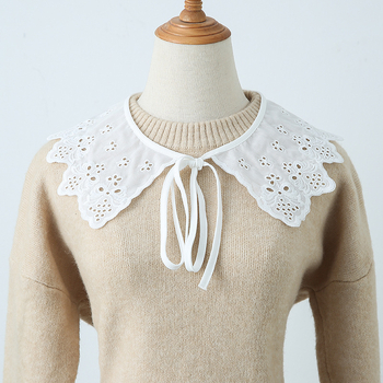 Pavasario ir vasaros netikra apykaklė moterims, tinkanti visoms rungtynėms su vakarietiško stiliaus viršutine suknele su maža skara apykakle