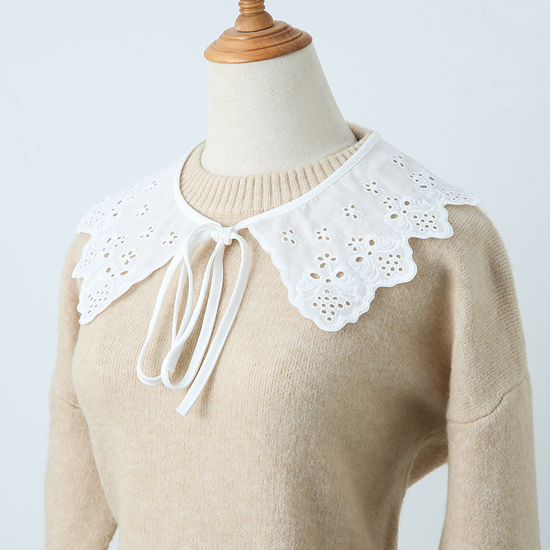 Pavasario ir vasaros netikra apykaklė moterims, tinkanti visoms rungtynėms su vakarietiško stiliaus viršutine suknele su maža skara apykakle