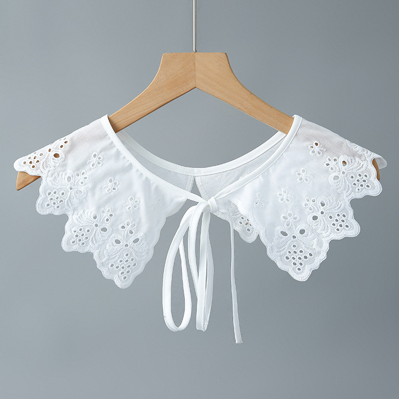 Pavasario ir vasaros netikra apykaklė moterims, tinkanti visoms rungtynėms su vakarietiško stiliaus viršutine suknele su maža skara apykakle