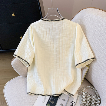 Pliusinių dydžių moteriški drabužiai 2024 m. vasarai. Nauji madingi viršutiniai drabužiai apkūnioms merginoms, ploni, elegantiški trumpomis rankovėmis moteriški drabužiai.