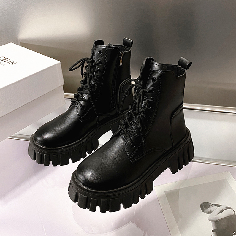 2025 m. rudens ir žiemos nauji europietiški ir amerikietiški didelių dydžių apvalių pirštų, suvarstomi storu kulnu, užtrauktuku šone, moterims, paruošti pardavimui.