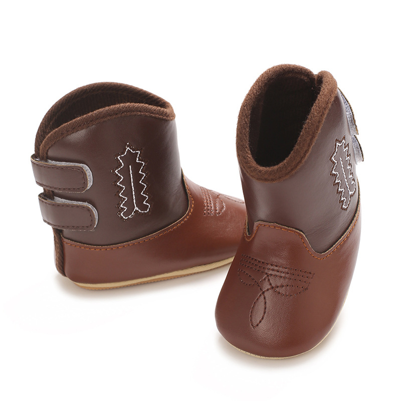 Madingi ir mieli batai berniukams ir mergaitėms, kvėpuojantys ir lengvi, tinkantys rudens ir žiemos karvės odos batams