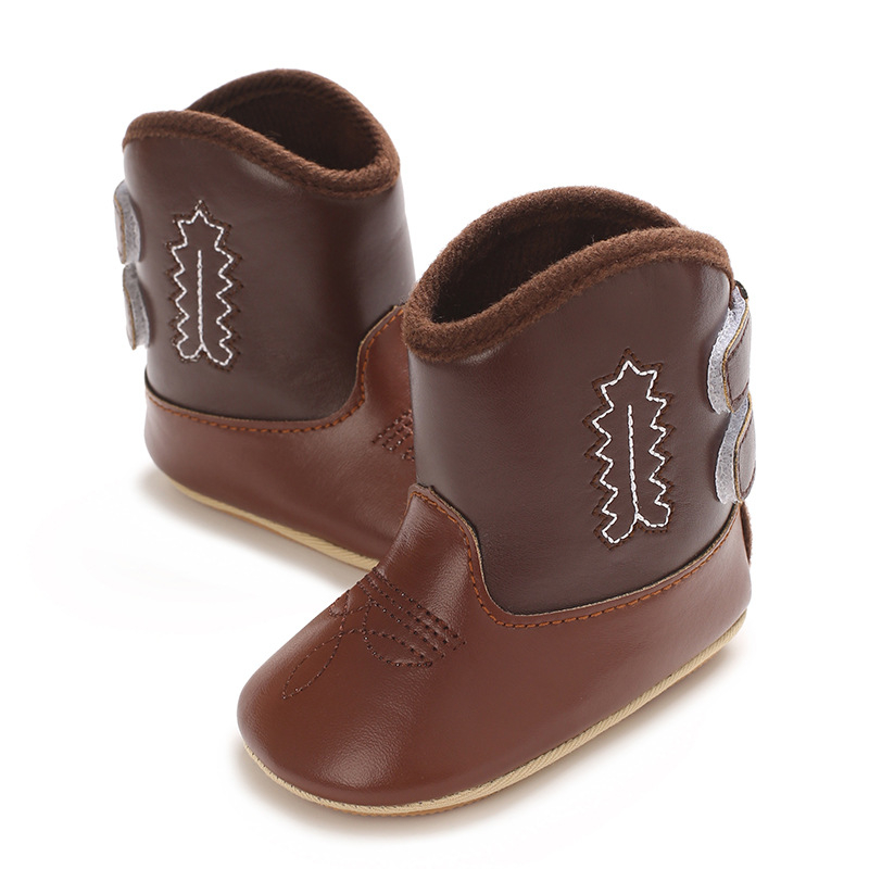 Madingi ir mieli batai berniukams ir mergaitėms, kvėpuojantys ir lengvi, tinkantys rudens ir žiemos karvės odos batams