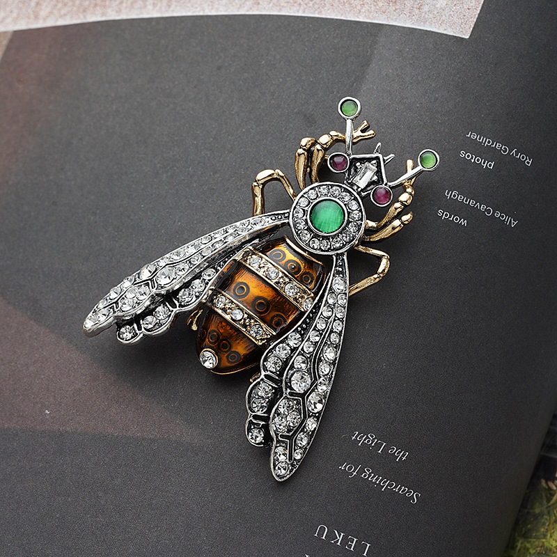 Retro vabzdžių sagė, moteriška europietiškos ir amerikietiškos asmenybės, viduriniosios senovės bitės kandžio krūtinės dekoracija, nišinis dizainas, vintažiniai drabužiai