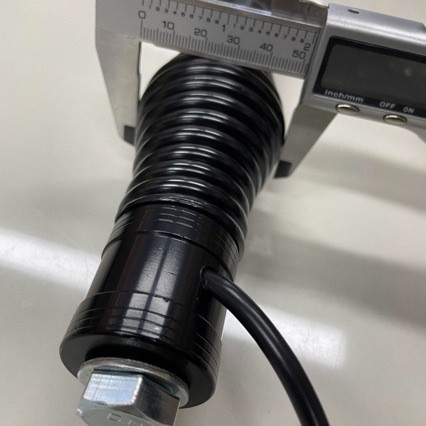 Tinka priekiniams ir galiniams buferių buožams, storesnėms automobilių dekoratyvinėms antenoms, visureigių modifikacijoms ir automobilių stogams