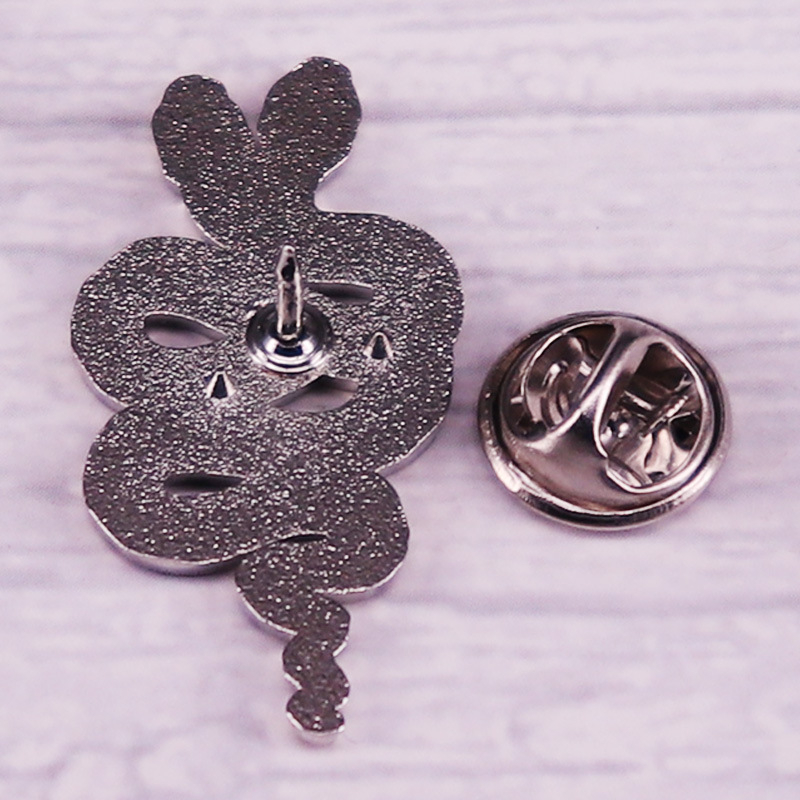 Dvigalvė gyvatės sagė, drabužių, skrybėlių segtukų, metalinių aksesuarų dovana