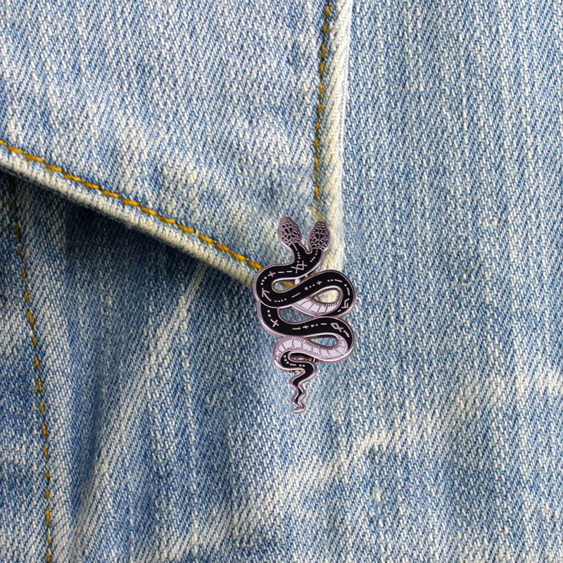 Dvigalvė gyvatės sagė, drabužių, skrybėlių segtukų, metalinių aksesuarų dovana