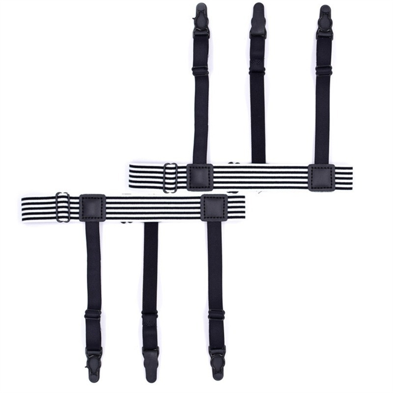 Nauji, madingi, tarpvalstybiniai, juodi ir balti vyriški marškiniai su neslystančiais, raukšlėtais, juodai baltais dryžiais, trijų dalių moliūgo sagtimi ir urmu.