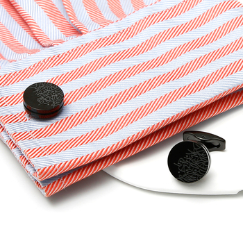 Nerūdijančio plieno gatavi papuošalai, prieinami tarpvalstybiniu mastu, prabangūs paprasto rašto apvalūs juodi vyriški marškinių sąsagos, 1 pora, tiesioginis pristatymas