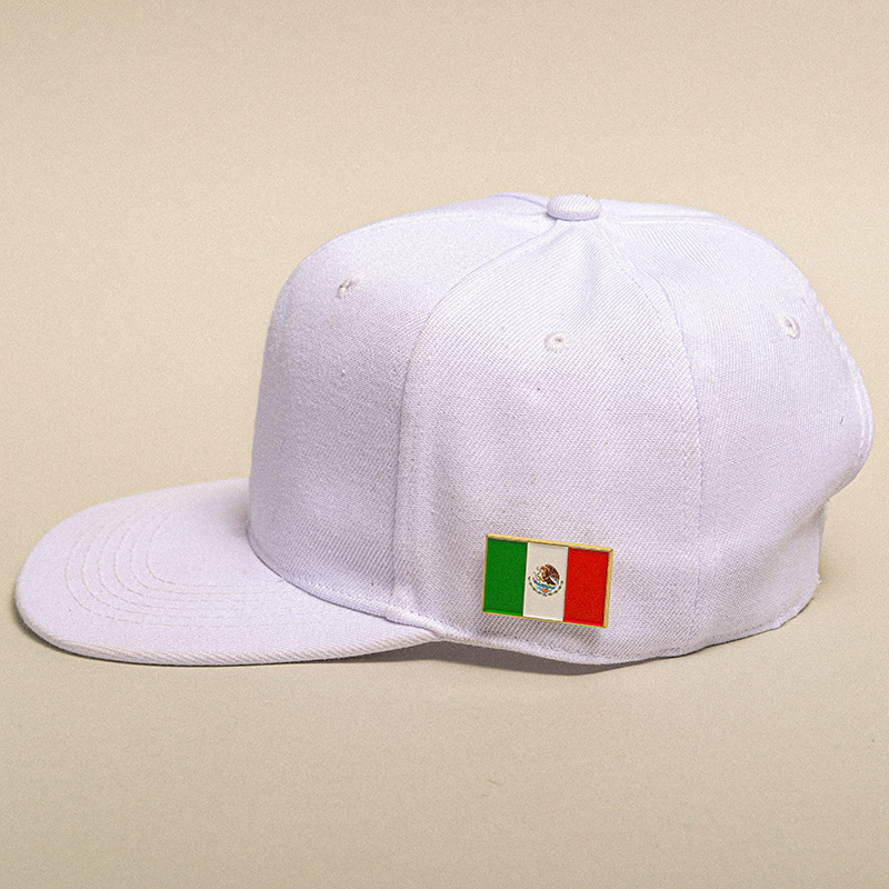 Naujų skrybėlių segtukai su tarpvalstybine metaline „New Era“ vėliava ir skrybėlių segtukais, animacinių filmukų ženkleliais ir skrybėlių aksesuarais