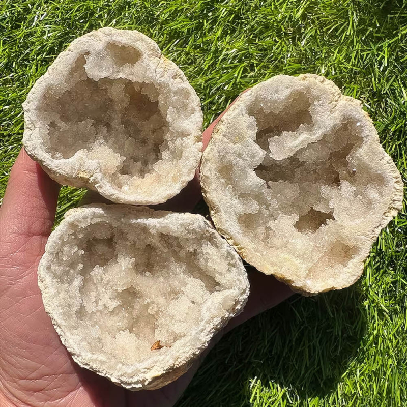 Krištolinis neapdorotas akmuo, krištolo ola, baltas krištolo urvas, namų dekoravimo papuošalai, krištolas, populiaraus mokslo mokymo dovana, Rytų Kinijos jūros krištolas