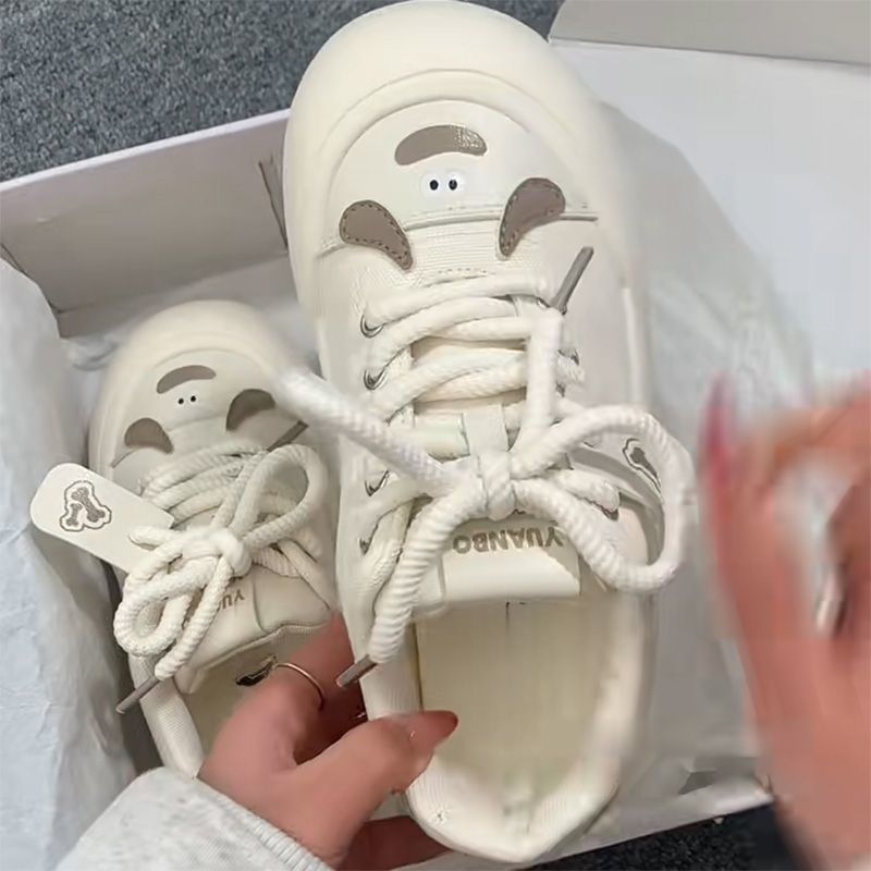 2025 m. pavasario ir vasaros nauji, stilingi laisvalaikio sportbačiai moterims, minkšti padai su sijonais, maži balti bateliai, universalūs, stilingi bateliai