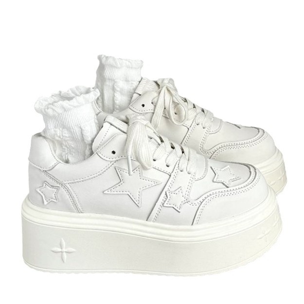 Balti platforminiai bateliai, nauji 2025 m. rudens mados žvaigždės studentų laisvalaikio bateliai, K stiliaus liekninantys ir stangrinantys sportbačiai.