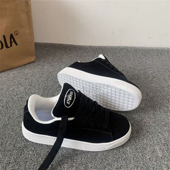 „Yi Junior“ korėjietiško stiliaus nišiniai universalūs sportbačiai moterims, madingi 2025 m. pavasario sportiniai laisvalaikio bateliai studentams