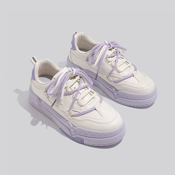 Λευκά αθλητικά παπούτσια σε στιλ Χονγκ Κονγκ με χοντρή σόλα για γυναίκες, άνοιξη και φθινόπωρο 2025, κορεατική έκδοση, niche αθλητικά παπούτσια για φοιτητές που αυξάνουν το ύψος, μοντέρνα, casual γυναικεία παπούτσια με στρογγυλή μύτη