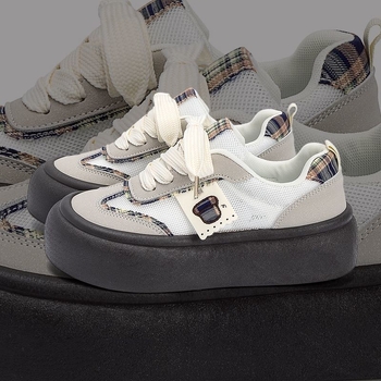 Storapadžiai, ūgį didinantys tėčio batai moterims 2025 m. pavasario ir vasaros nauji nėriniuoti tinklelio kvėpuojantys moteriški batai maži laisvalaikio sportiniai bateliai