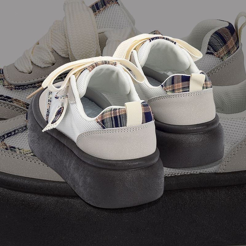 Storapadžiai, ūgį didinantys tėčio batai moterims 2025 m. pavasario ir vasaros nauji nėriniuoti tinklelio kvėpuojantys moteriški batai maži laisvalaikio sportiniai bateliai