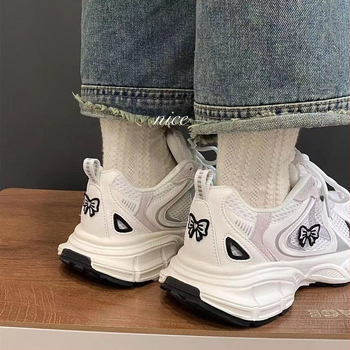 Νέα αθλητικά παπούτσια casual για την άνοιξη του 2025, αναπνεύσιμα γυναικεία παπούτσια από καουτσούκ, άνοιξη του 2025, με δαντέλα και χαμηλό προφίλ.