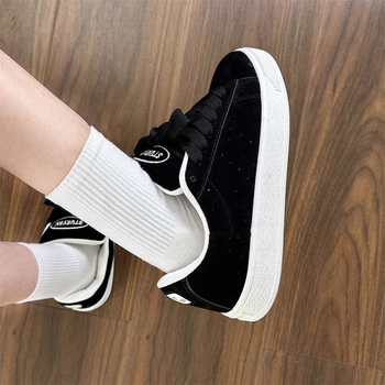 2025 m. vasaros nauji korėjietiško stiliaus nišiniai visų rungtynių lentos bateliai, madingi sprogimai, studentų sportiniai laisvalaikio bateliai