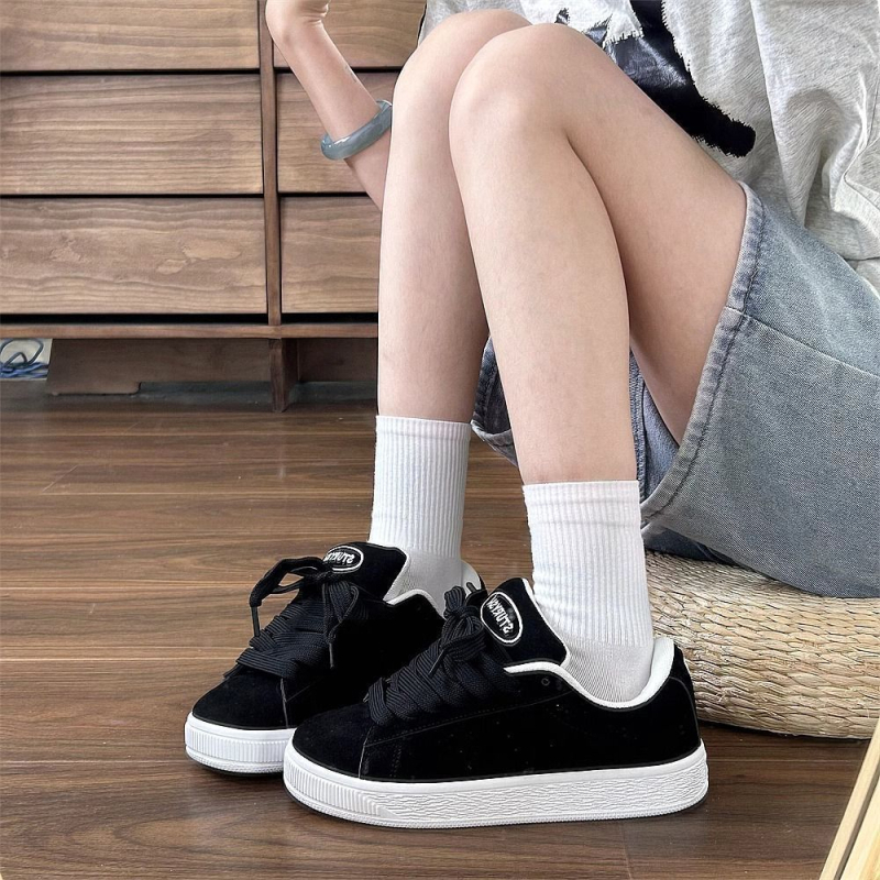 2025 m. vasaros nauji korėjietiško stiliaus nišiniai visų rungtynių lentos bateliai, madingi sprogimai, studentų sportiniai laisvalaikio bateliai