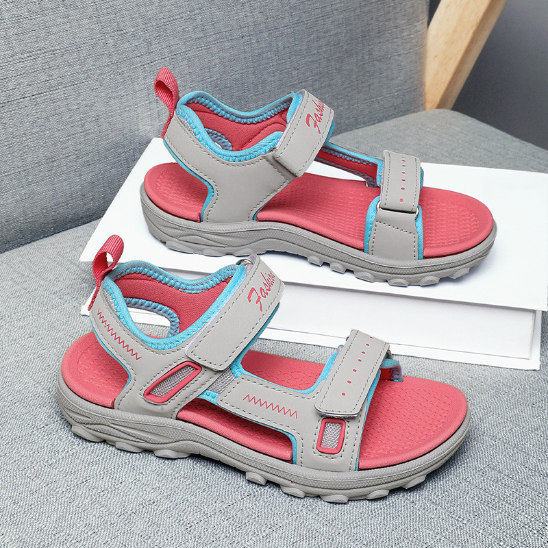 Pārrobežu karstas bērnu kurpes, bērnu sandales, 8-15 gadi, 2025. gada vasaras jaunas, modernas meiteņu neslīdošas, vieglas pludmales kurpes