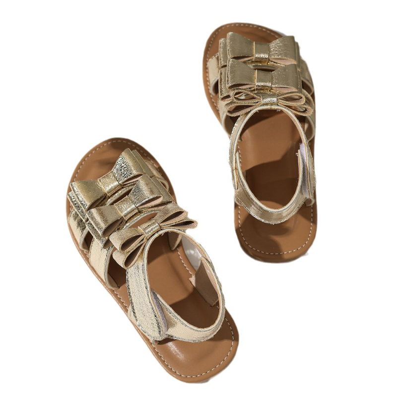 Pārrobežu meiteņu 2025. gada jaunā vasaras ikdienas tendence, vienkāršas, jaukas, lielas bērnu pludmales sandales ārzemju tirdzniecībai