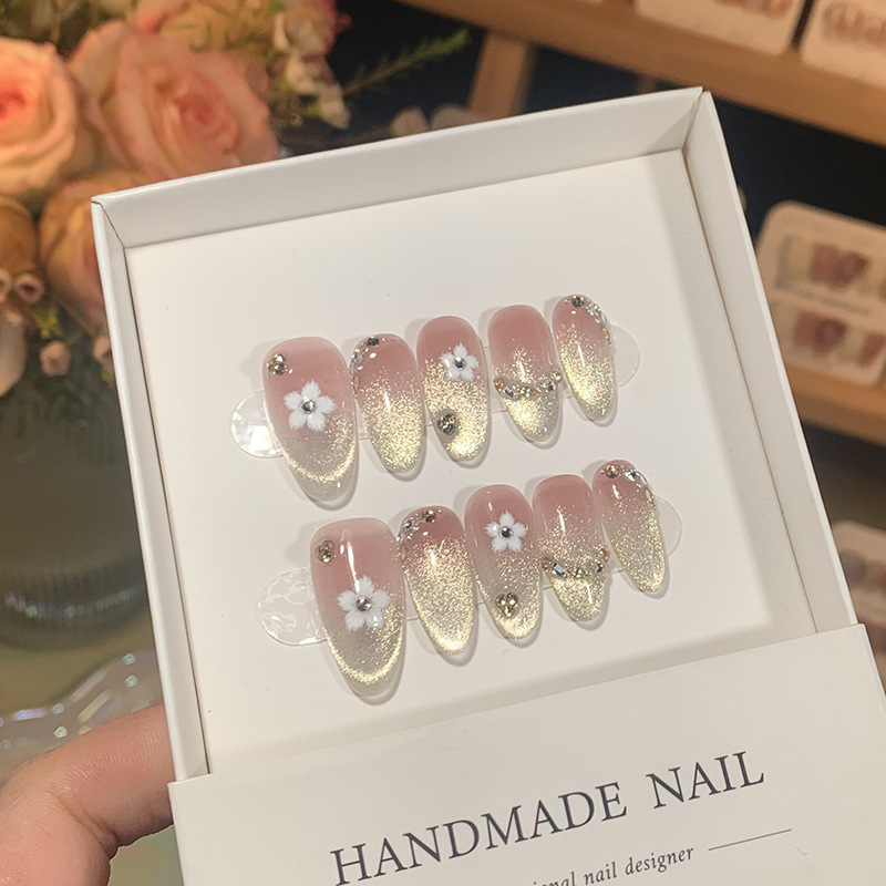 [Žiedlapio mėnulio šešėlis] Ankstyvo 2025 m. pavasario nauji gryni rankomis nešiojami šarvų katės akių pleistrai deimantiniai nagų dailės temperamento balti dažai