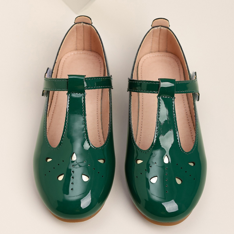 Pārrobežu meiteņu vienkārša stila dobi plakani apaļi galvas korejiešu modes pavasara un vasaras jauni Velcro ikdienas meiteņu apavi