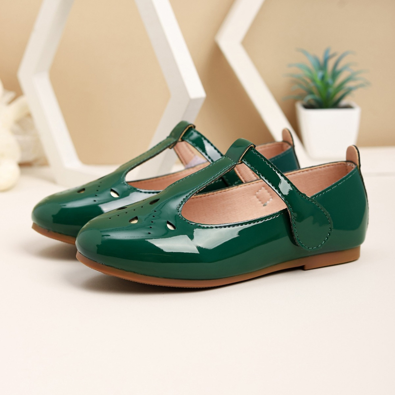 Pārrobežu meiteņu vienkārša stila dobi plakani apaļi galvas korejiešu modes pavasara un vasaras jauni Velcro ikdienas meiteņu apavi