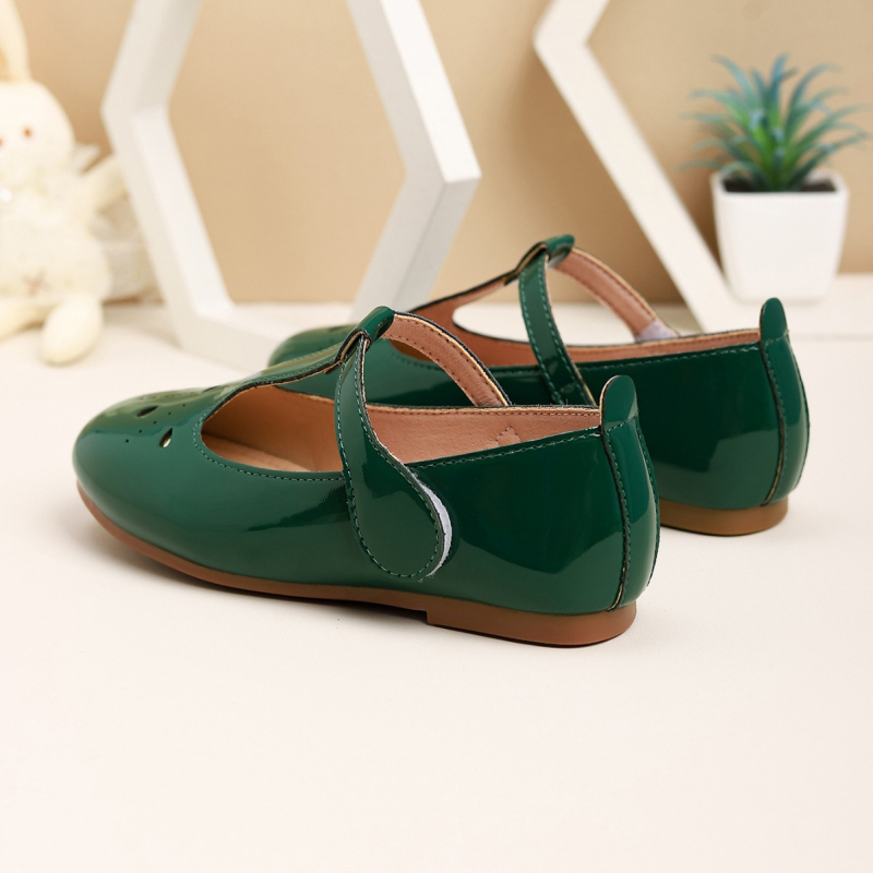 Pārrobežu meiteņu vienkārša stila dobi plakani apaļi galvas korejiešu modes pavasara un vasaras jauni Velcro ikdienas meiteņu apavi