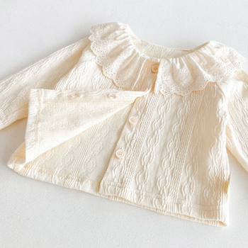 Kūdikių mergaičių minkšti marškinėliai su raukiniais ir nėrinių apykakle, korėjietiško stiliaus, rudens stiliaus, mieli ir stilingi marškinėliai apačioje.