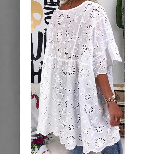 2023 m. „Amazon“ nepriklausomos stoties europietiškos ir amerikietiškos moteriškos naujos V formos iškirptės, tuščiavidurės siuvinėtos palaidinės su trumpomis rankovėmis sandėlyje.