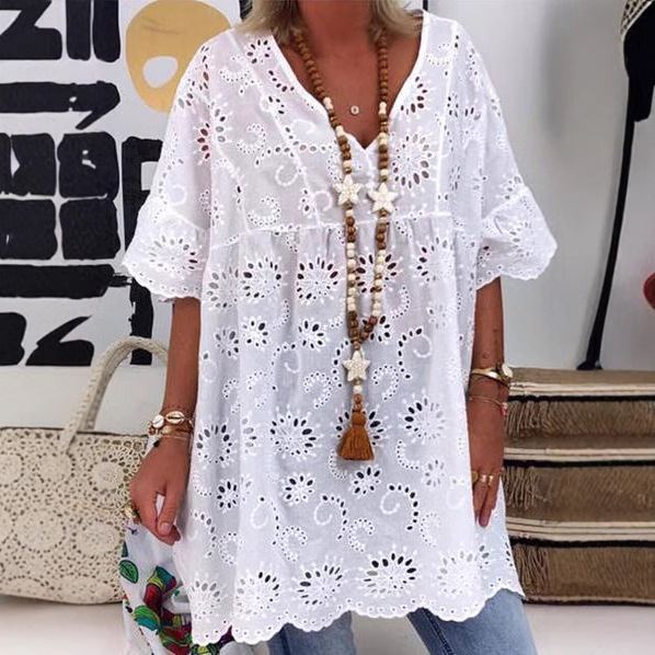 2023 m. „Amazon“ nepriklausomos stoties europietiškos ir amerikietiškos moteriškos naujos V formos iškirptės, tuščiavidurės siuvinėtos palaidinės su trumpomis rankovėmis sandėlyje.