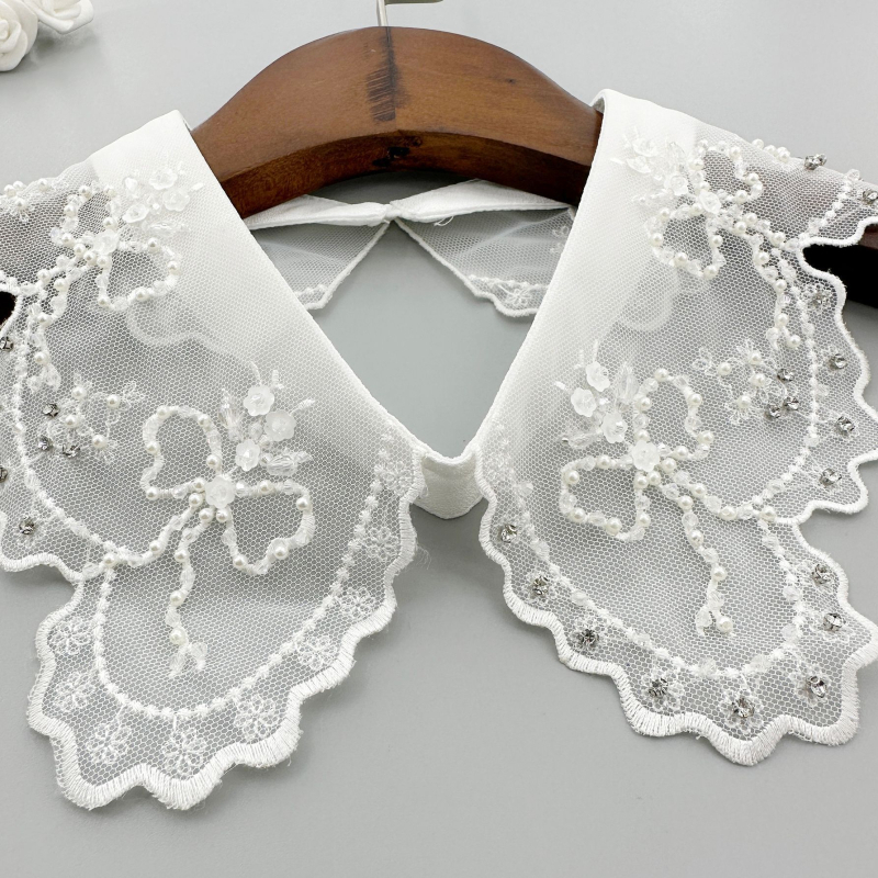 Madingas populiarus smulkaus tinklelio siuvinėjimo lankelio dizainas su sunkiais amatų karoliukais, naujas juodai baltas mažas daiktas, netikras apykaklė