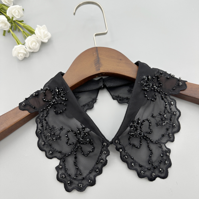 Madingas populiarus smulkaus tinklelio siuvinėjimo lankelio dizainas su sunkiais amatų karoliukais, naujas juodai baltas mažas daiktas, netikras apykaklė