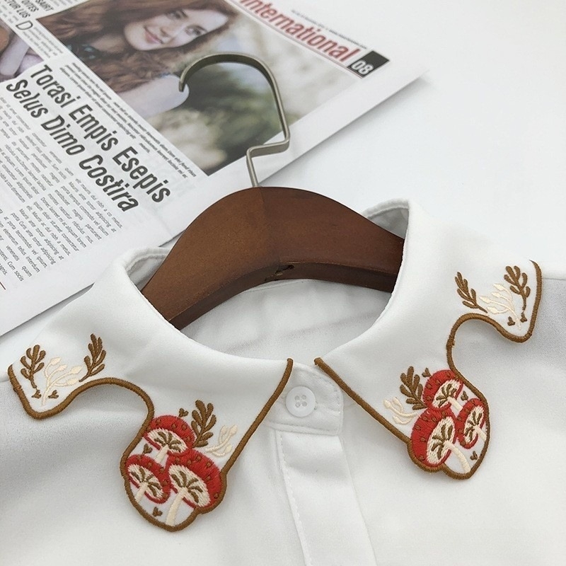 Nauja klasikinio stiliaus siuvinėta netikra apykaklė, žaismingas grybo rašto šifonas su išskirtine juodai balta netikra apykakle moterims