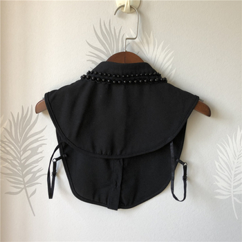 Gamyklos tiekimo gamykla, kuri specializuojasi dirbtinių apykaklių, nagų karoliukų, dirbtinių apykaklių, elegantiškų karoliukų, perlų, dirbtinių apykaklių gamyboje.