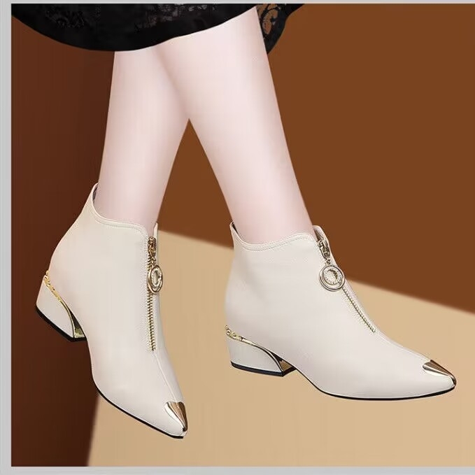 2024 m. nauji rudens ir žiemos viengubi aulinukai moteriški odiniai batai madingi patogūs korėjietiško stiliaus universalūs vidutinio kulno trumpi aulinukai storais kulnais smailūs aulinukai