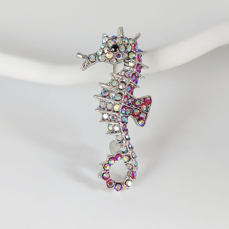 Europoje ir Amerikoje perkamiausia deimantais inkrustuota jūrų arkliuko formos sagė, skirta vyrams ir moterims su kostiumais, daugiafunkciniai drabužių aksesuarai