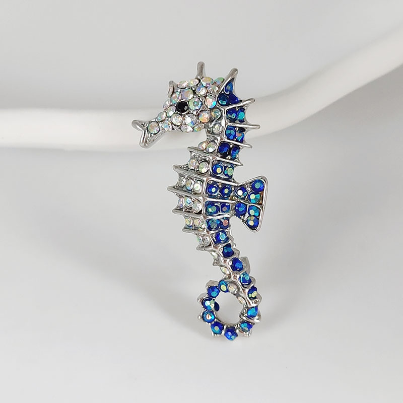 Europoje ir Amerikoje perkamiausia deimantais inkrustuota jūrų arkliuko formos sagė, skirta vyrams ir moterims su kostiumais, daugiafunkciniai drabužių aksesuarai