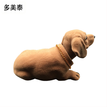 Tiesioginis gamyklinis dervos flocking imitacinių takso purtančios galvos šuns automobilio papuošalų tiekimas. Automobilių aksesuarai imitaciniai šunų papuošalai.