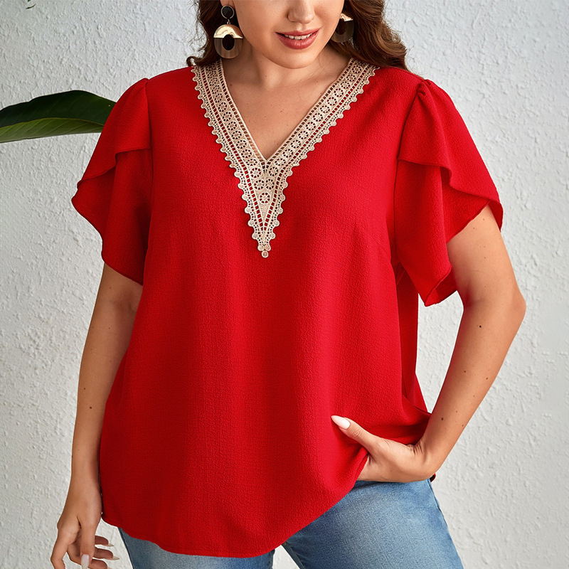 Išskirtinis tarptautinis prekių ženklas, skirtas Europos ir Amerikos moterims, elegantiški V formos iškirptės marškiniai su nėriniuotomis rankovėmis, parduodami „Amazon“ nepriklausomoje stotyje.