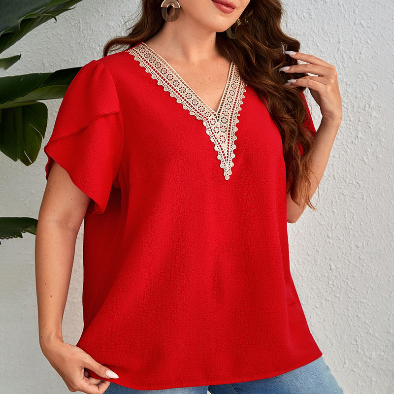 Išskirtinis tarptautinis prekių ženklas, skirtas Europos ir Amerikos moterims, elegantiški V formos iškirptės marškiniai su nėriniuotomis rankovėmis, parduodami „Amazon“ nepriklausomoje stotyje.