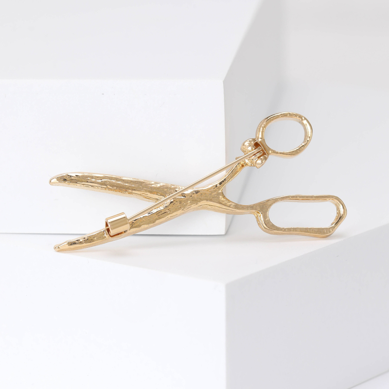 Nauji japoniško ir korėjietiško stiliaus išskirtiniai cirkonio žirklių sagės, kūrybingi paprasti lydinio segtukai, madingi vyriški kostiumo apykaklės segtukai, papuošalai