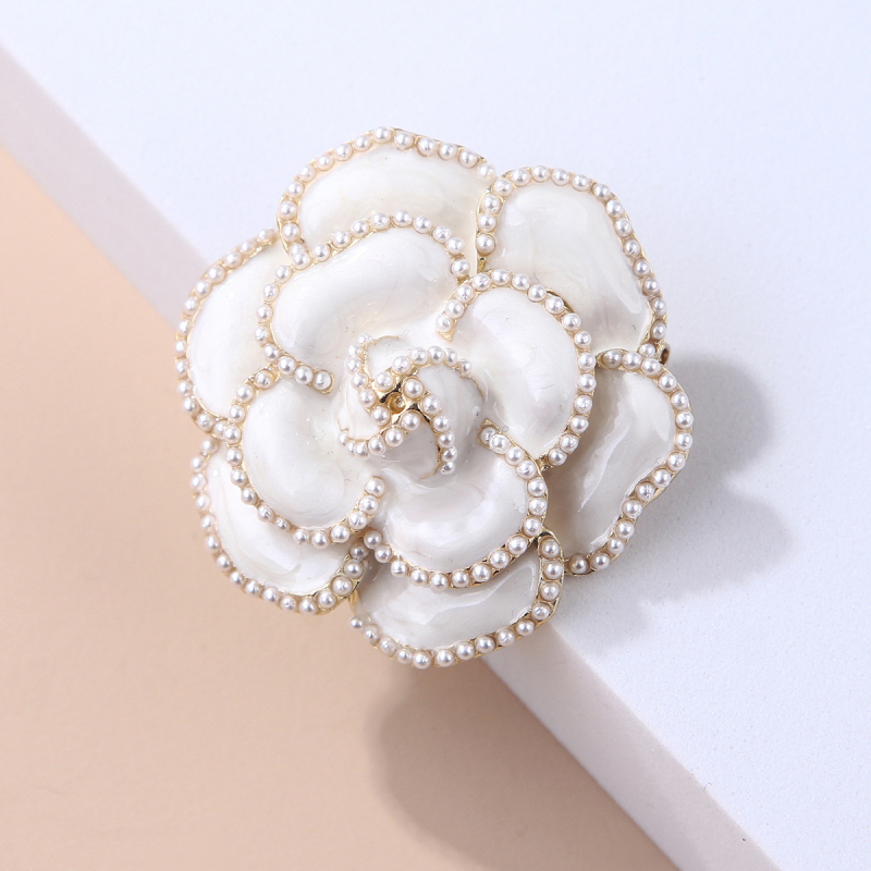 Europietiškos ir amerikietiškos retro kamelijos perlų sagės moterims, metalinės šilkinės rankšluosčio sagties su deimantiniu korsažu, mieli dideli smeigtukai, papuošalų aksesuarai