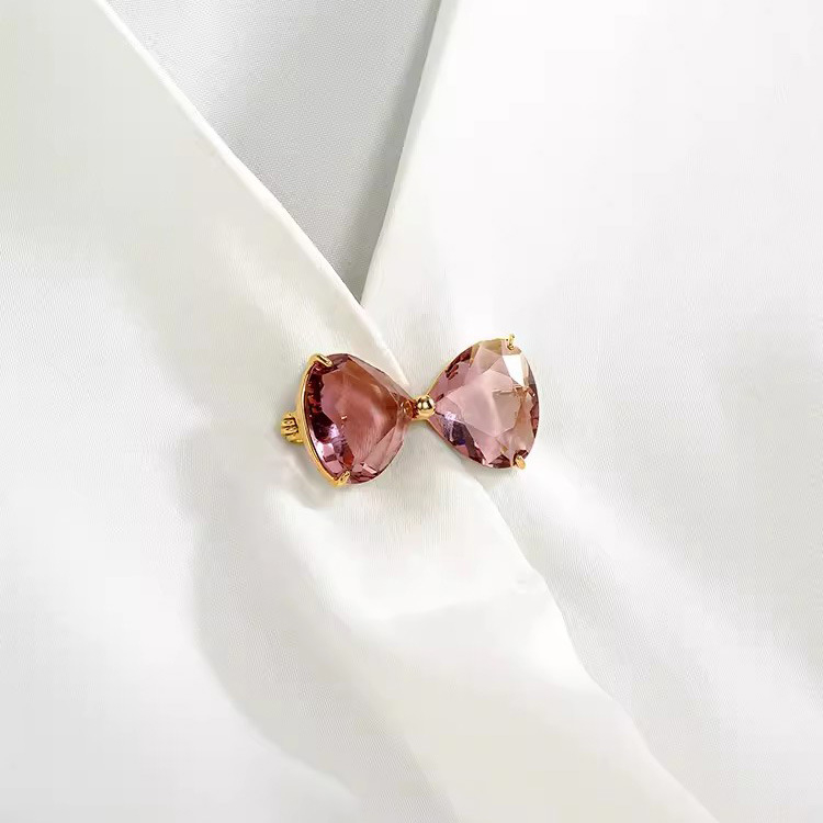 Išskirtinė krištolo kaspino sagė su apsauga nuo akinimo, aukštos klasės, madinga moteriška paprasta apykaklės segtuko fiksuota drabužių aksesuarų sagtis