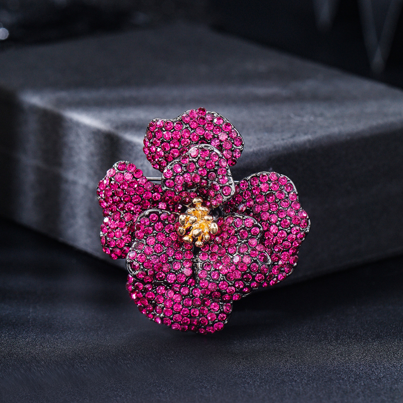 Europietiškos ir amerikietiškos lengvos, prabangios, tvirtos, deimantinės rožinės sagės, aukštos klasės, išskirtinės elegantiškos kostiumo sagės, drabužių aksesuarų segtukas